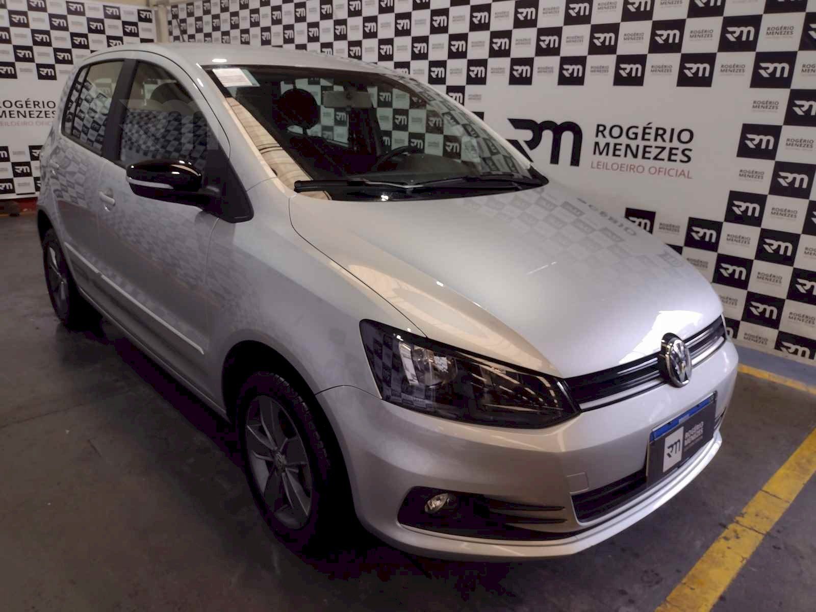 VOLKSWAGEN FOX 2021