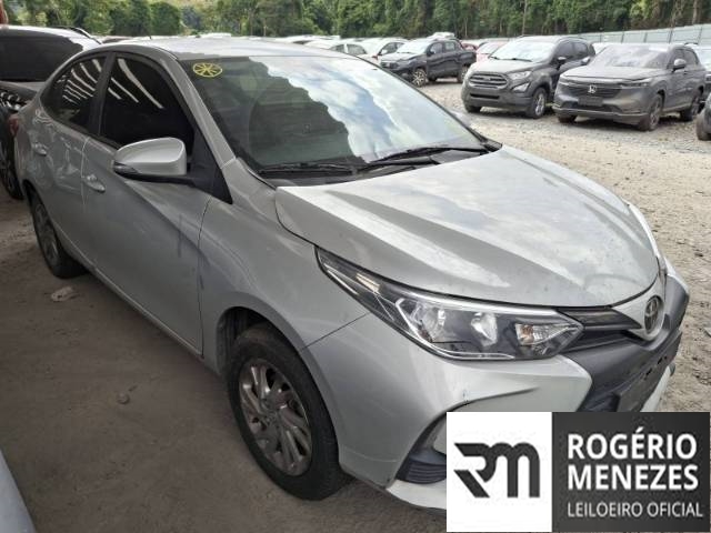 TOYOTA YARIS SEDA 2025